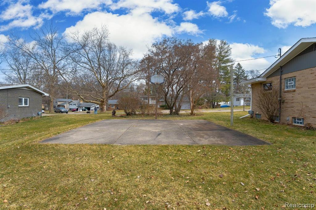 932 E SCOTT Street, Grand Ledge, MI 48837 — Photo 9
