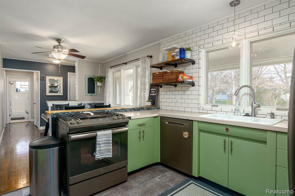 932 E SCOTT Street, Grand Ledge, MI 48837 — Photo 15