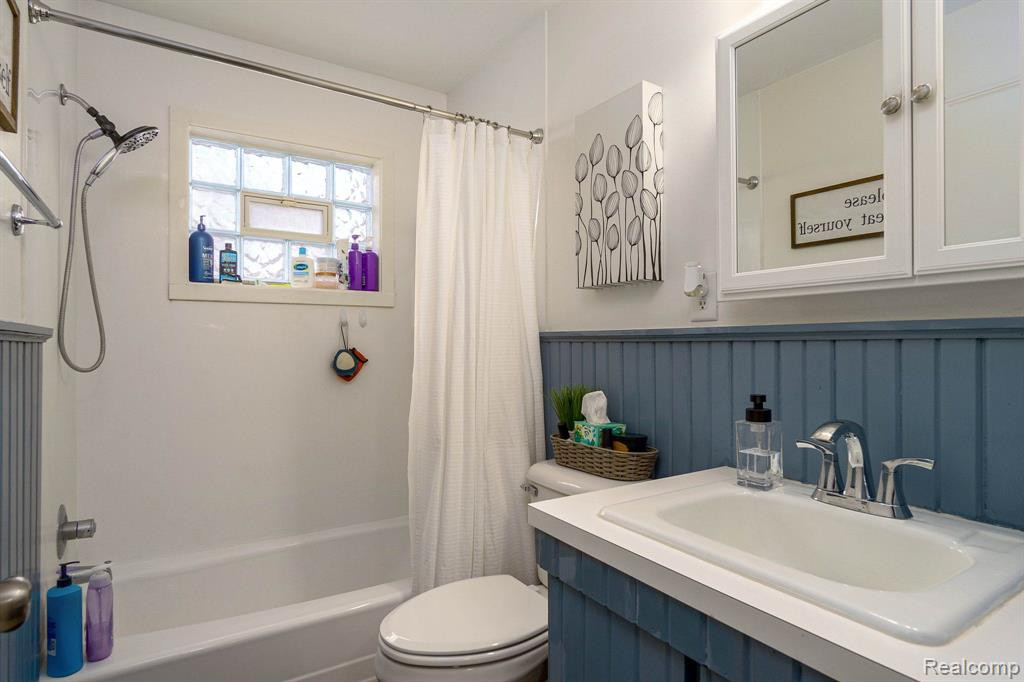 932 E SCOTT Street, Grand Ledge, MI 48837 — Photo 28