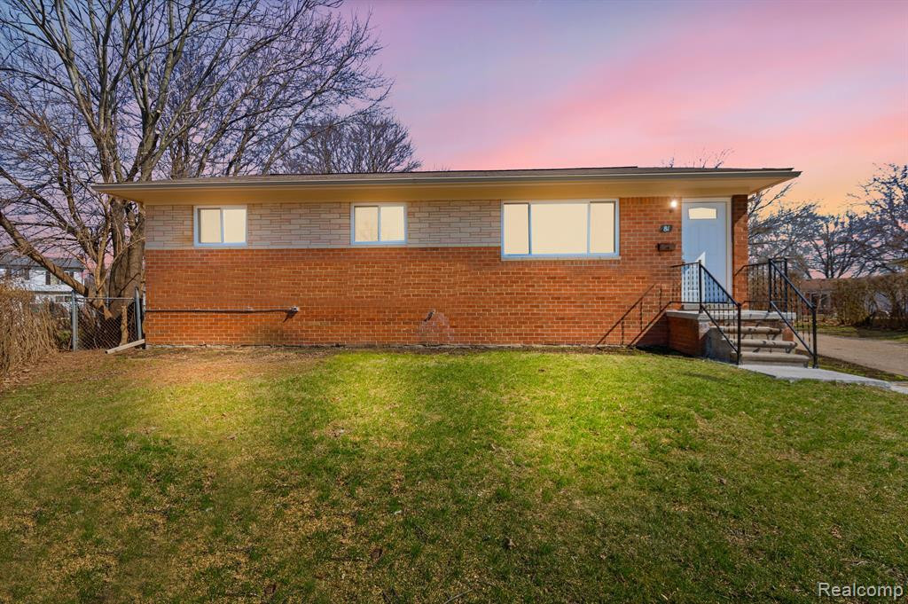 81 Meadle Court, Mount Clemens, MI 48043 — front exterior