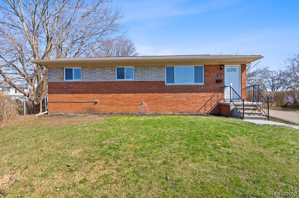 81 Meadle Court, Mount Clemens, MI 48043 — Photo 2