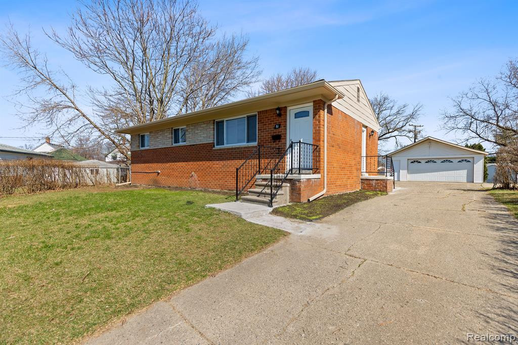 81 Meadle Court, Mount Clemens, MI 48043 — Photo 3