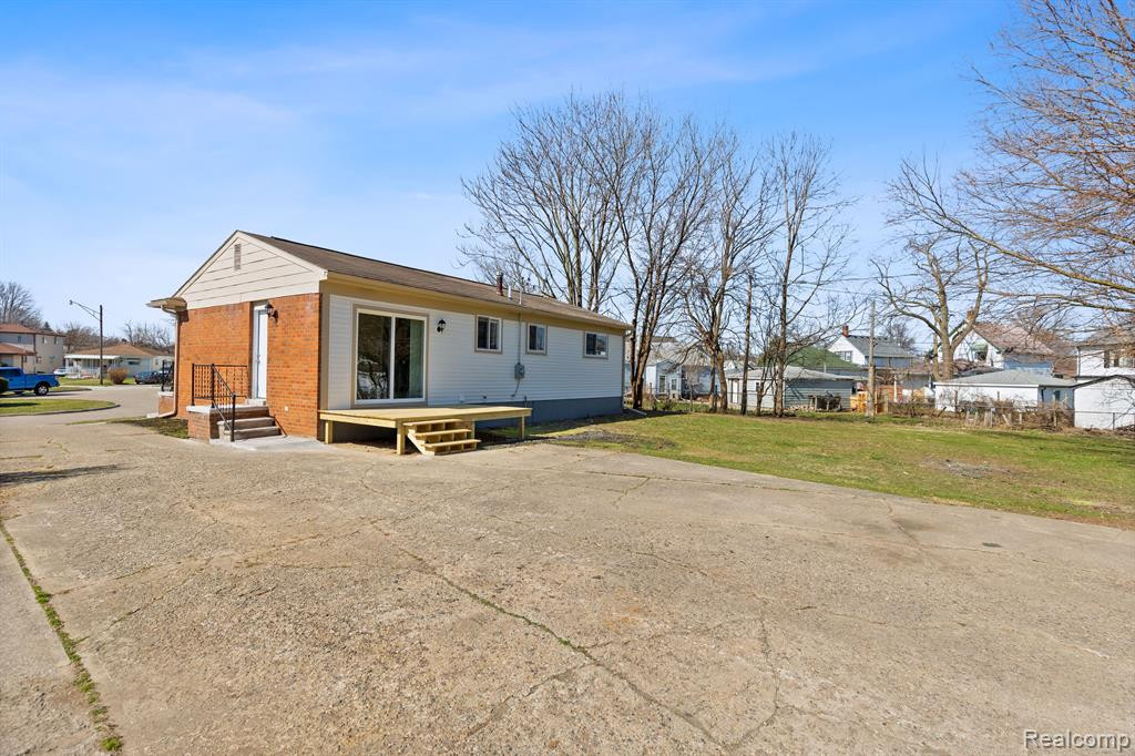 81 Meadle Court, Mount Clemens, MI 48043 — Photo 5