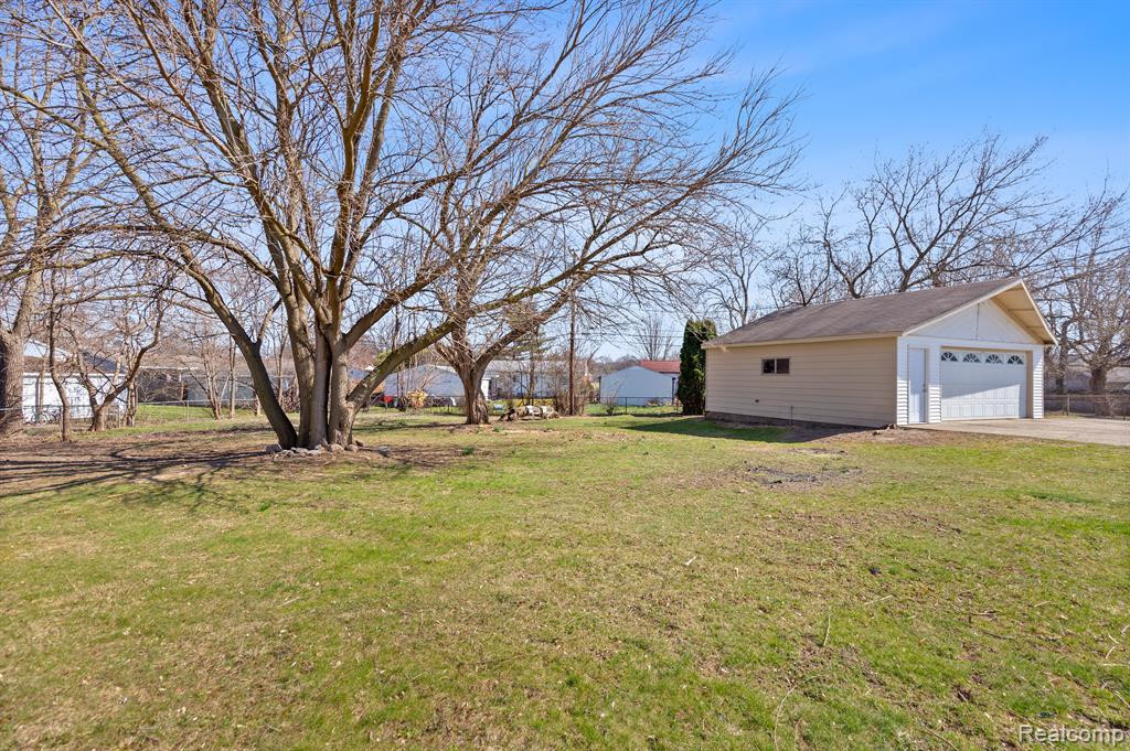 81 Meadle Court, Mount Clemens, MI 48043 — Photo 8