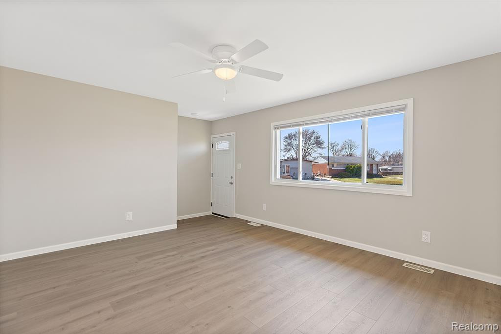 81 Meadle Court, Mount Clemens, MI 48043 — Photo 9
