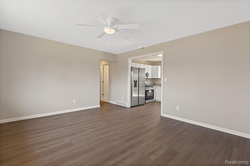 81 Meadle Court, Mount Clemens, MI 48043 — Photo 10