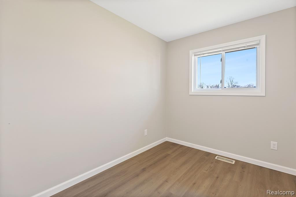 81 Meadle Court, Mount Clemens, MI 48043 — Photo 17