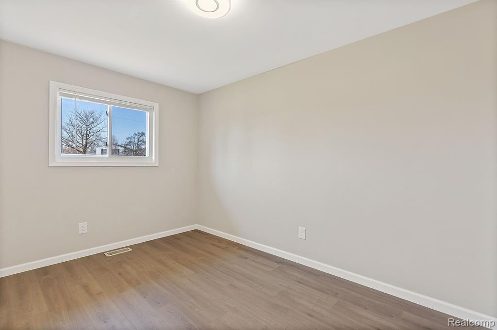 81 Meadle Court, Mount Clemens, MI 48043 — Photo 19