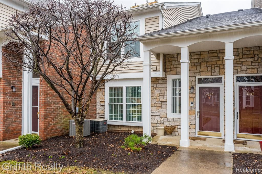 4249 BERKSHIRE Drive, Sterling Heights, MI 48314 — front exterior