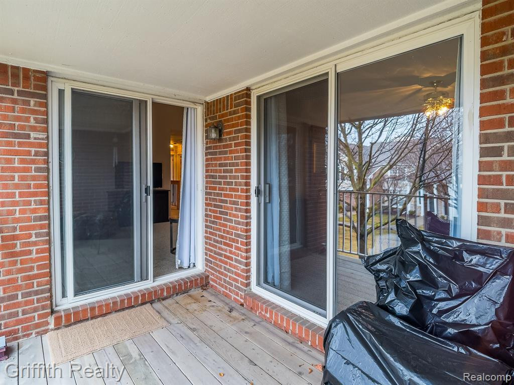4249 BERKSHIRE Drive, Sterling Heights, MI 48314 — Photo 5