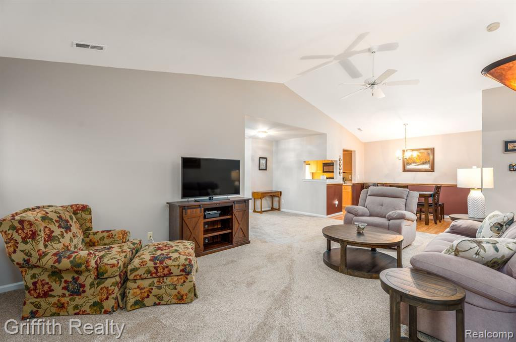4249 BERKSHIRE Drive, Sterling Heights, MI 48314 — Photo 6