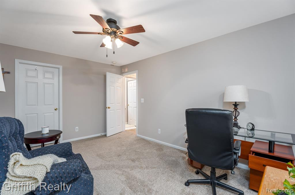 4249 BERKSHIRE Drive, Sterling Heights, MI 48314 — Photo 14