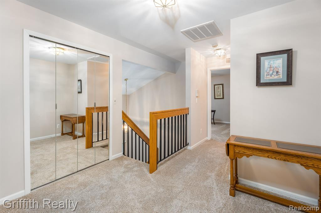4249 BERKSHIRE Drive, Sterling Heights, MI 48314 — Photo 19