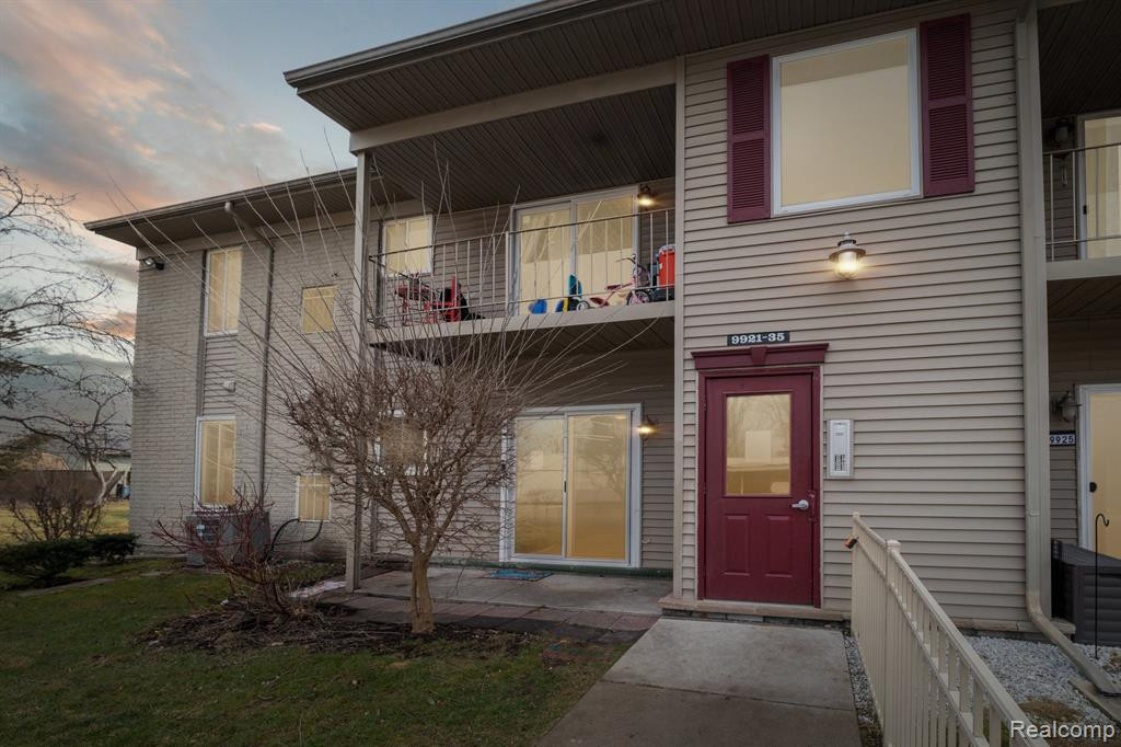 9927 ALLEN POINTE Drive, Allen Park, MI 48101 — front exterior
