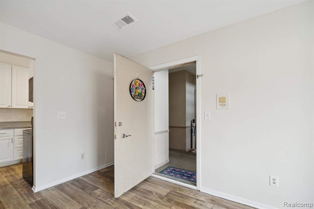 9927 ALLEN POINTE Drive, Allen Park, MI 48101 — Photo 5