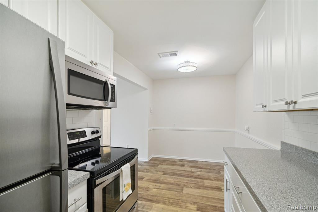 9927 ALLEN POINTE Drive, Allen Park, MI 48101 — Photo 12
