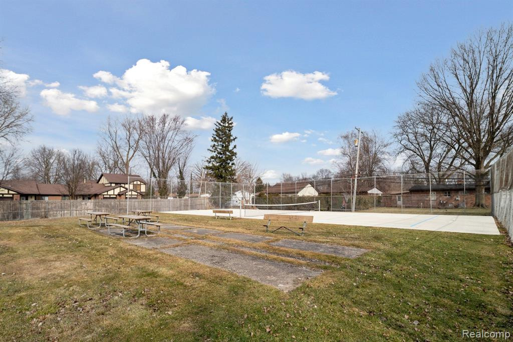 9927 ALLEN POINTE Drive, Allen Park, MI 48101 — Photo 26