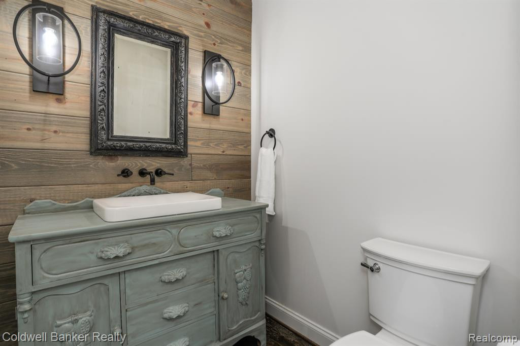 9853 PINE KNOB Road, Clarkston, MI 48348 — Photo 24