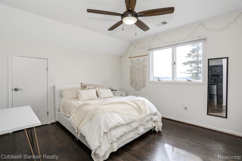 9853 PINE KNOB Road, Clarkston, MI 48348 — Photo 29