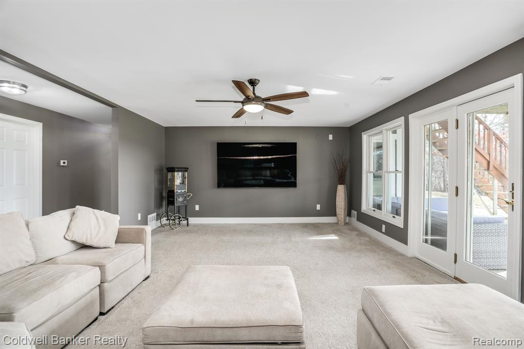 9853 PINE KNOB Road, Clarkston, MI 48348 — Photo 38
