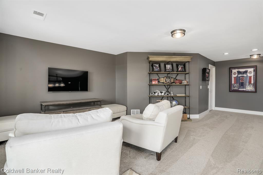 9853 PINE KNOB Road, Clarkston, MI 48348 — Photo 41