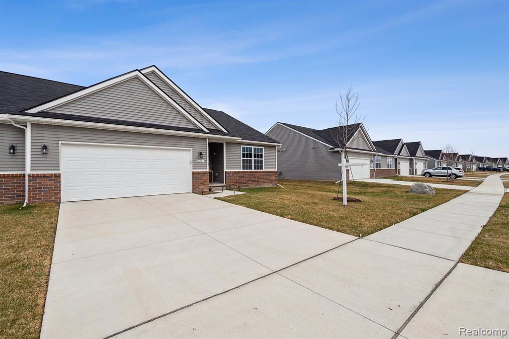 10073 SWAN LAKE Circle, Ypsilanti, MI 48197 — Photo 2