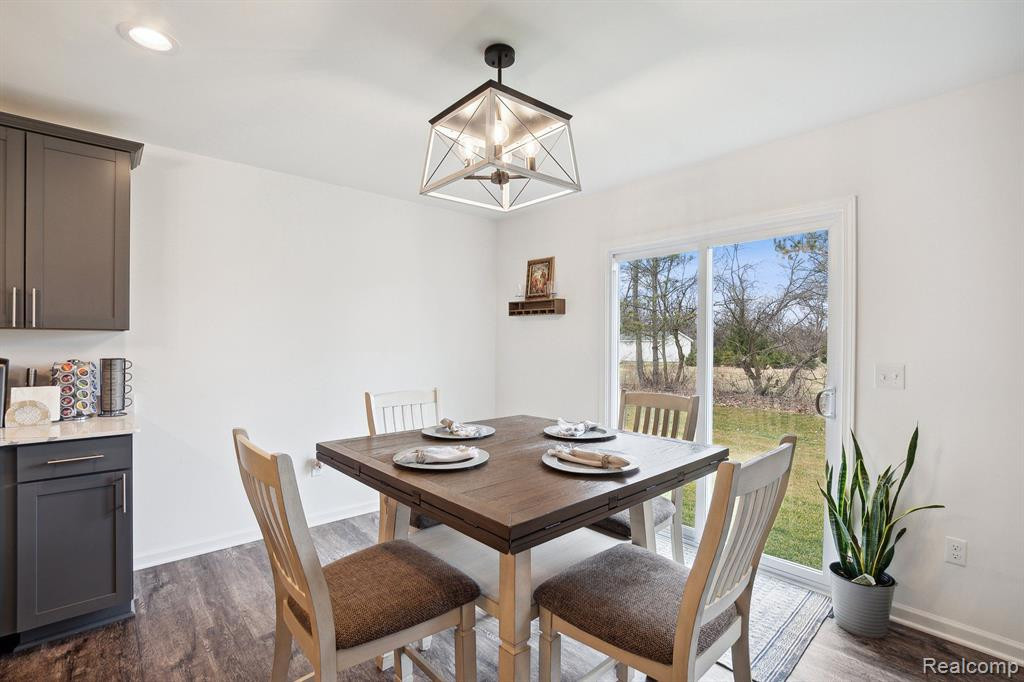 10073 SWAN LAKE Circle, Ypsilanti, MI 48197 — Photo 10
