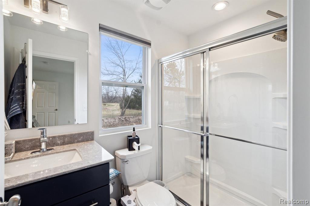 10073 SWAN LAKE Circle, Ypsilanti, MI 48197 — Photo 16