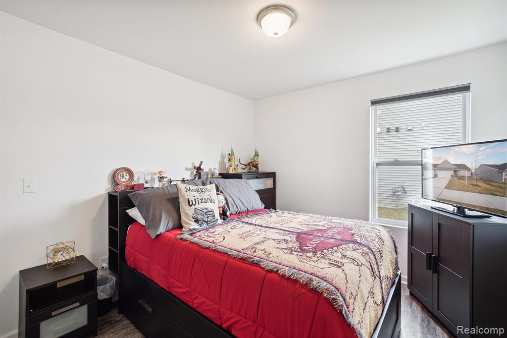 10073 SWAN LAKE Circle, Ypsilanti, MI 48197 — Photo 17