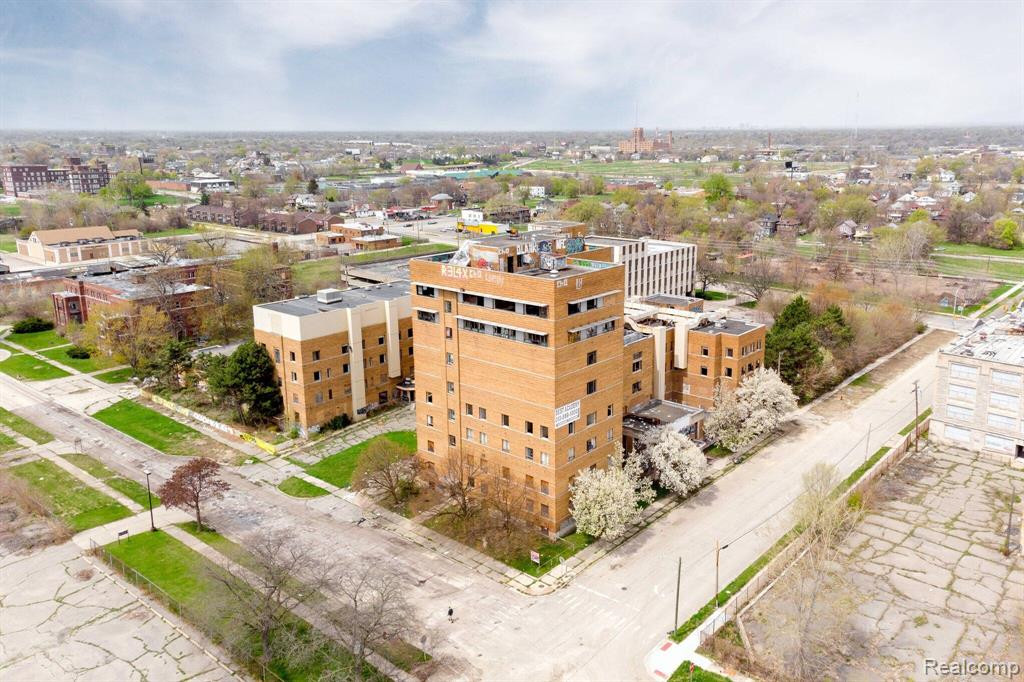 210 HIGHLAND Street - Photo 2