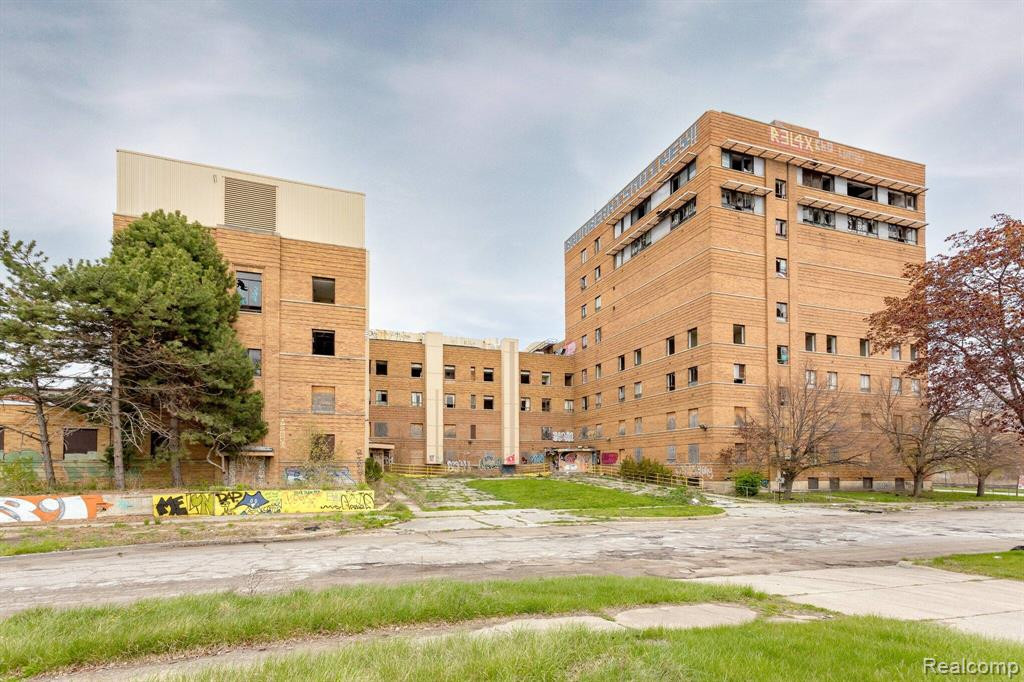 210 HIGHLAND Street - Photo 4