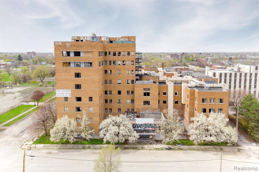 210 HIGHLAND Street - Photo 5