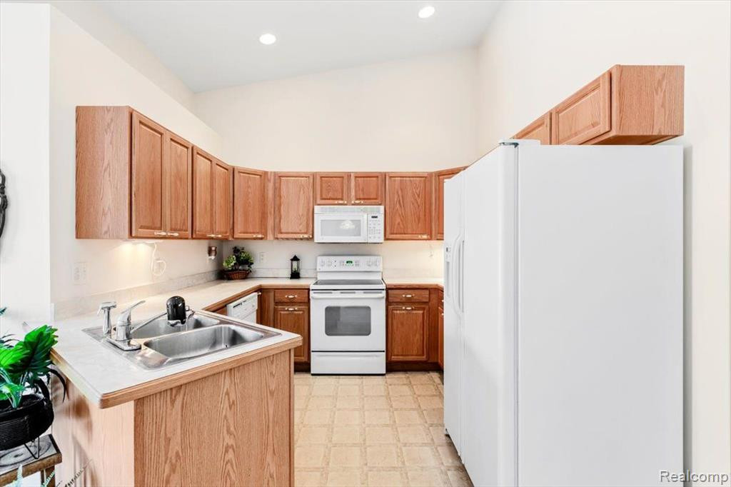954 LIGHTHOUSE Drive, Marysville, MI 48040 — Photo 4