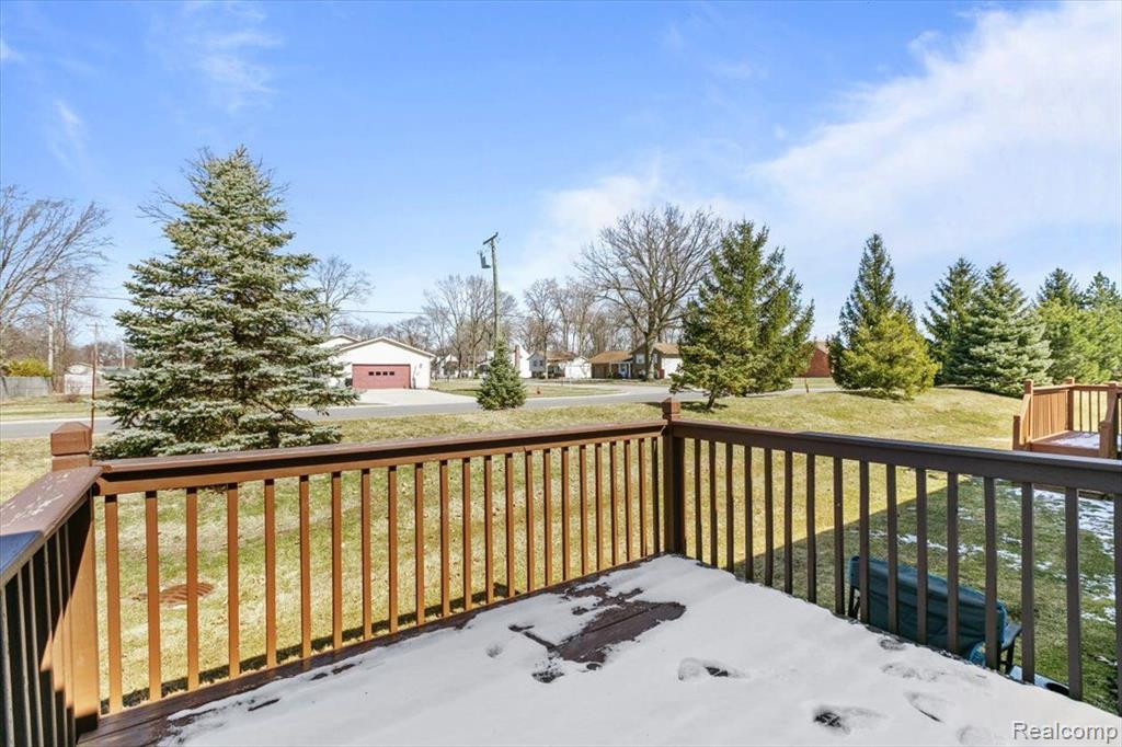 954 LIGHTHOUSE Drive, Marysville, MI 48040 — Photo 22