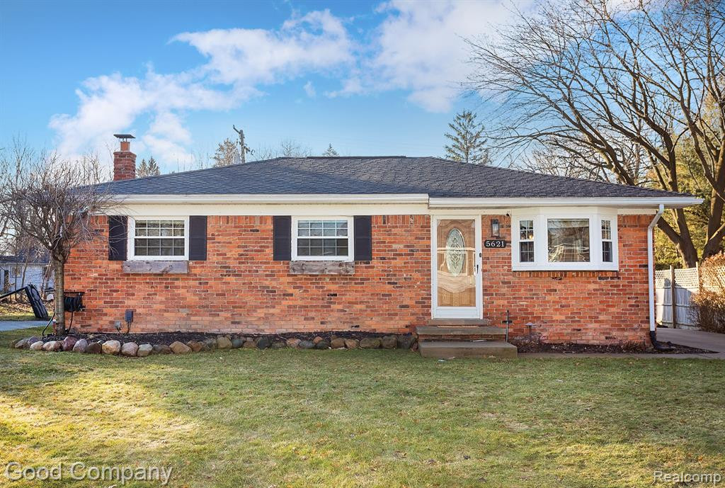 5621 CLEARY Drive, Waterford, MI 48329 — front exterior