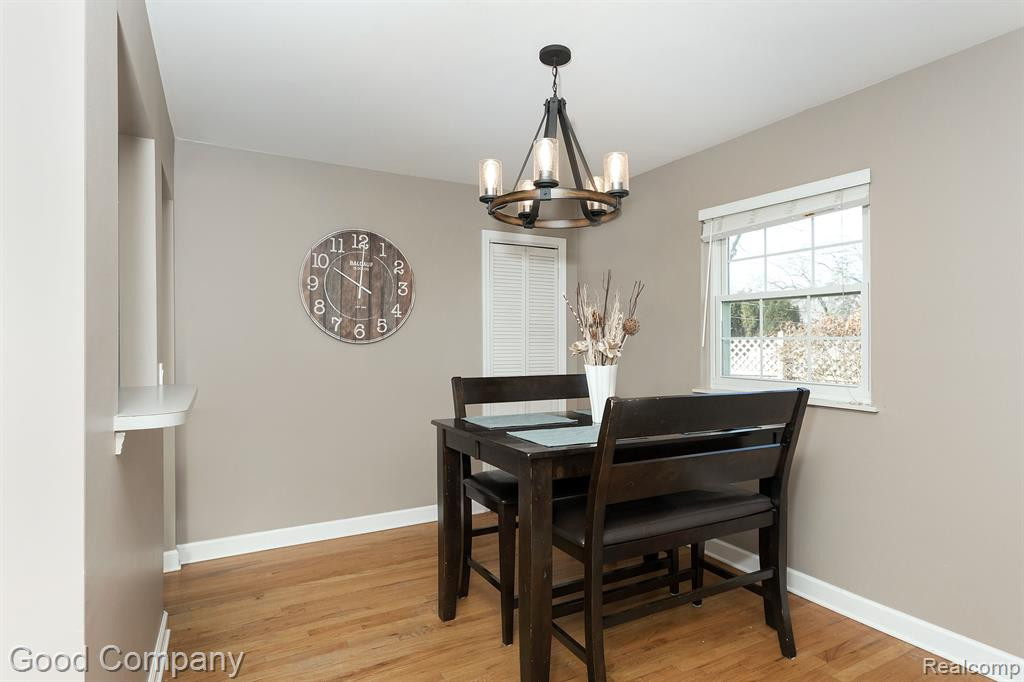 5621 CLEARY Drive, Waterford, MI 48329 — Photo 6