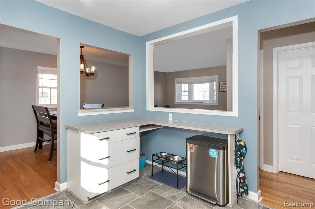 5621 CLEARY Drive, Waterford, MI 48329 — Photo 11