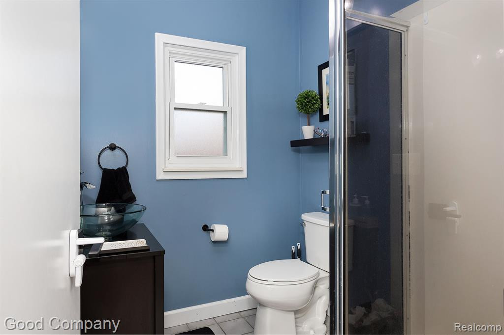 5621 CLEARY Drive, Waterford, MI 48329 — Photo 16