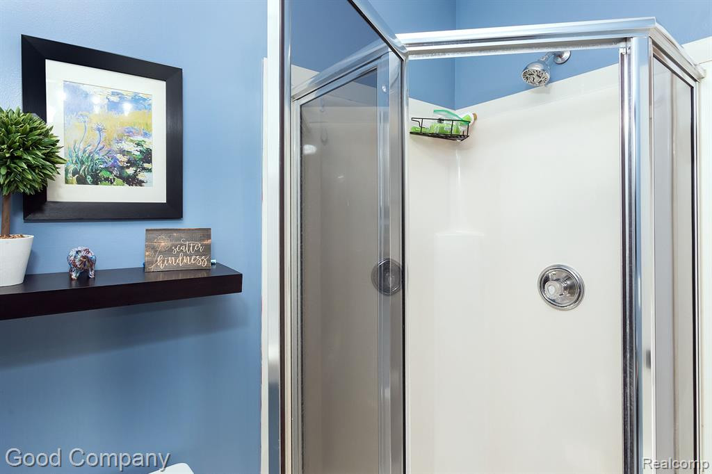 5621 CLEARY Drive, Waterford, MI 48329 — Photo 18
