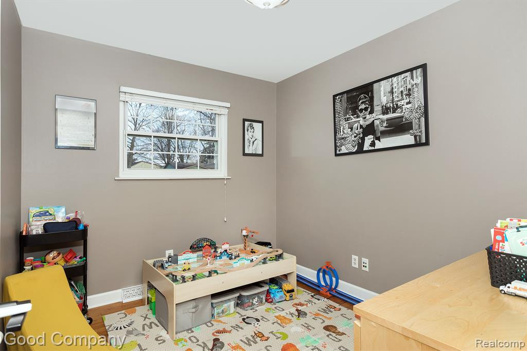 5621 CLEARY Drive, Waterford, MI 48329 — Photo 24