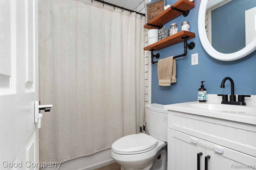 5621 CLEARY Drive, Waterford, MI 48329 — Photo 26