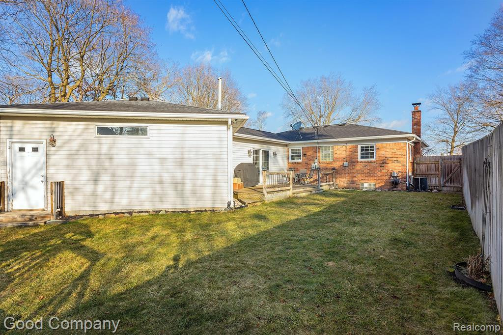 5621 CLEARY Drive, Waterford, MI 48329 — Photo 40