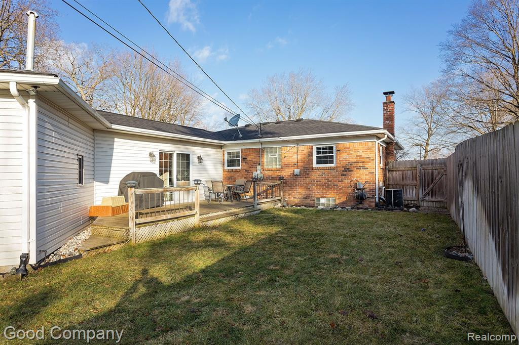 5621 CLEARY Drive, Waterford, MI 48329 — Photo 41