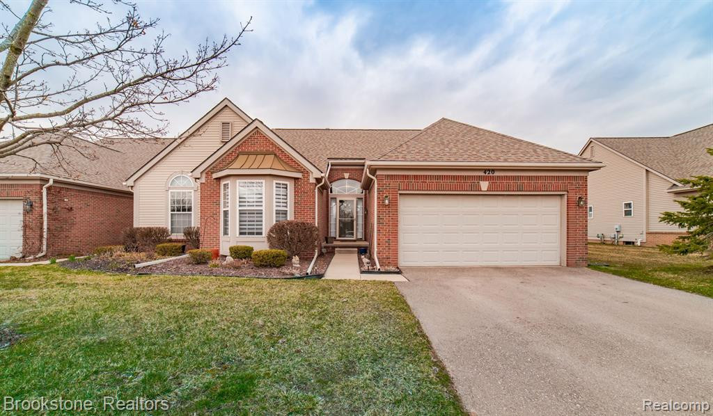420 GOLF VILLA Drive, Oxford, MI 48371 — front exterior