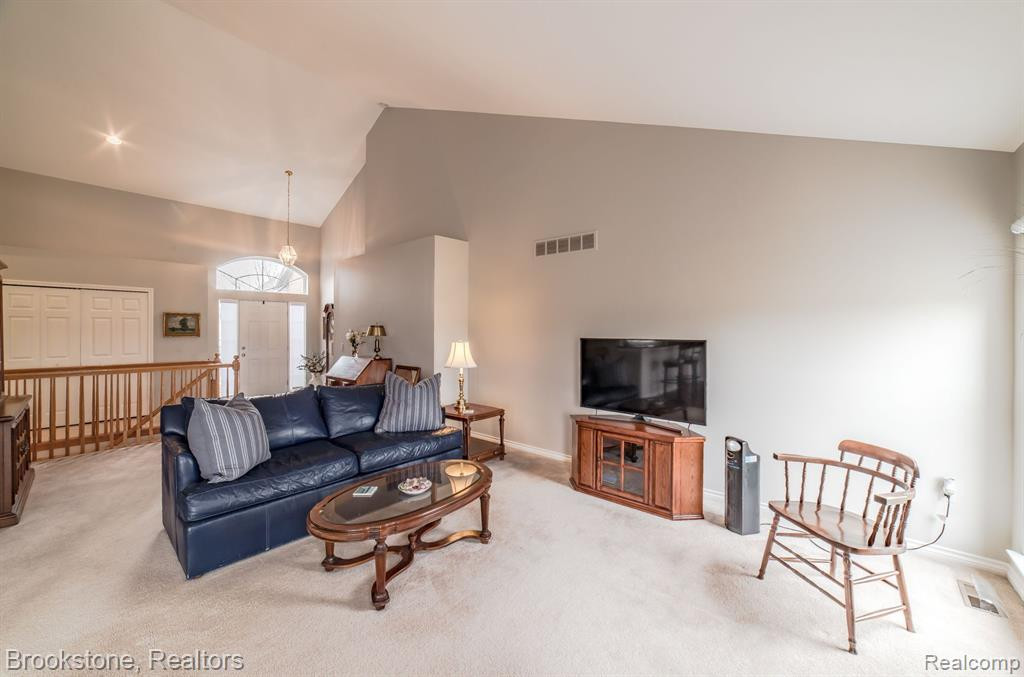 420 GOLF VILLA Drive, Oxford, MI 48371 — Photo 9