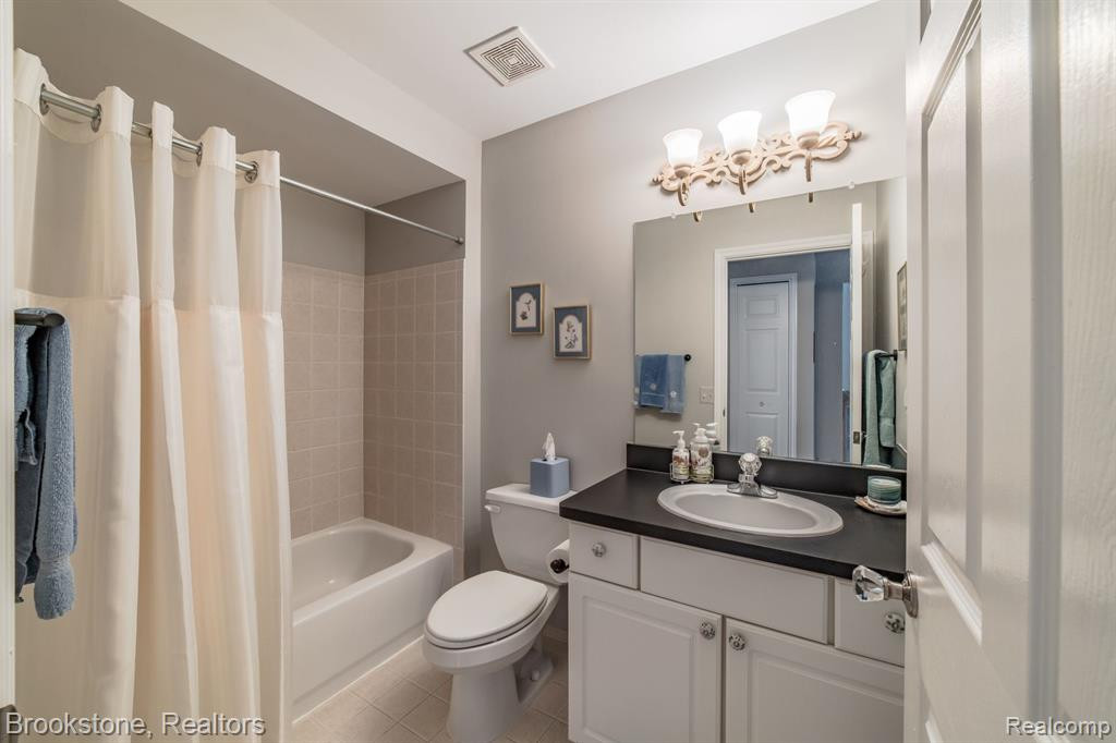 420 GOLF VILLA Drive, Oxford, MI 48371 — Photo 29