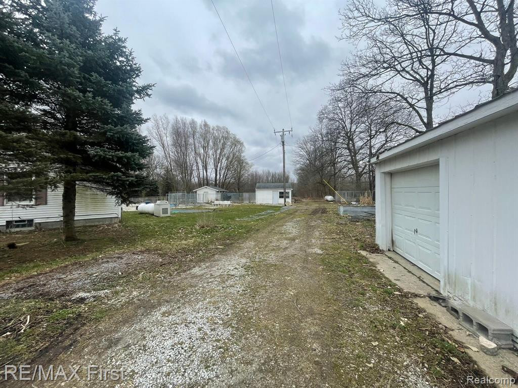 11293 DUNNIGAN Road, Emmett, MI 48022 — Photo 13