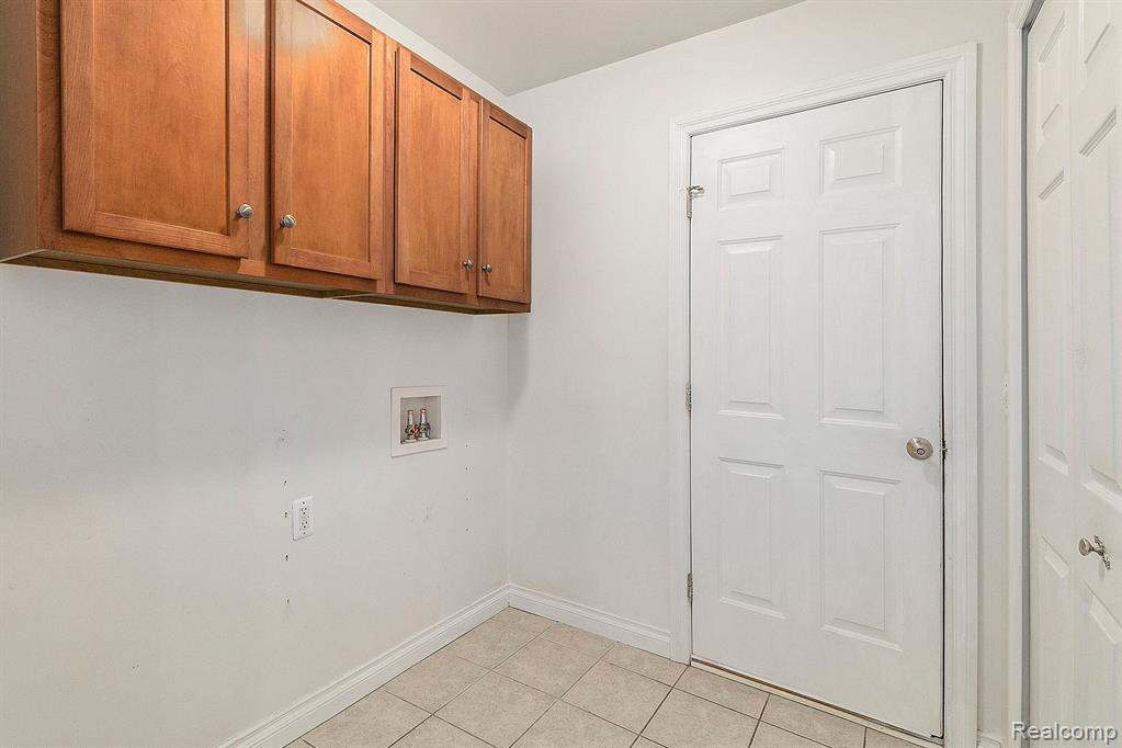 3467 AMBER OAKS Drive, Howell, MI 48855 — Photo 8