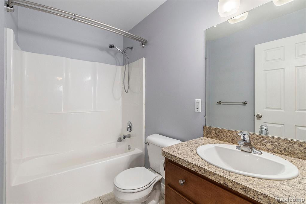 3467 AMBER OAKS Drive, Howell, MI 48855 — Photo 9