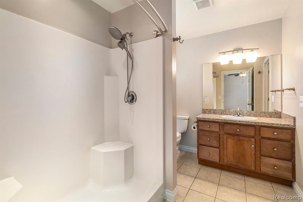 3467 AMBER OAKS Drive, Howell, MI 48855 — Photo 12